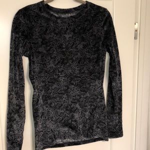 💗Cuddle duds patterned velour top💗